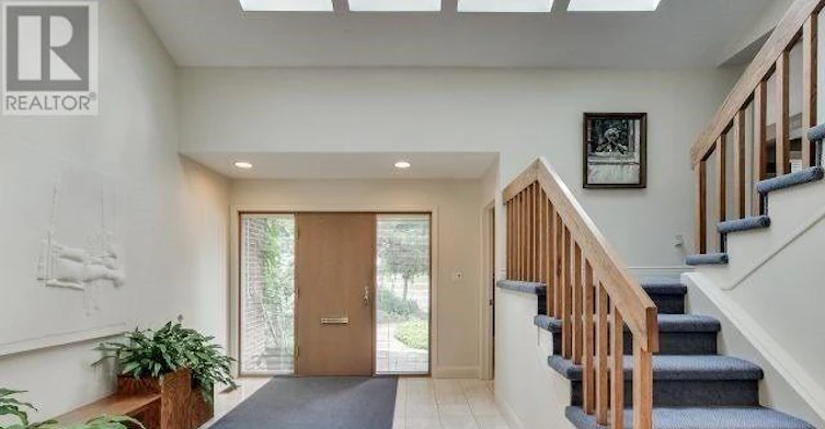 201 Lord Seaton Road, Toronto, ON, M2P 1L1 - 4