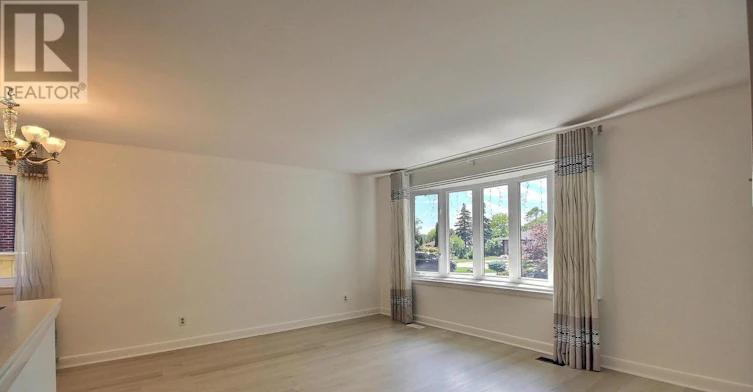 29 Tangmere Road, Toronto, ON, M3B 2N2