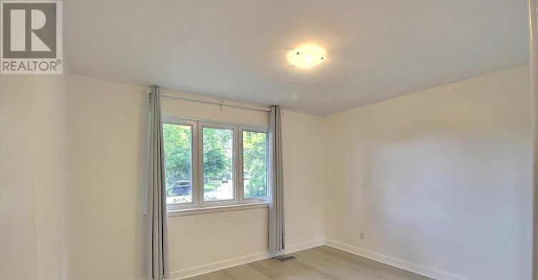 29 Tangmere Road, Toronto, ON, M3B 2N2 - 9
