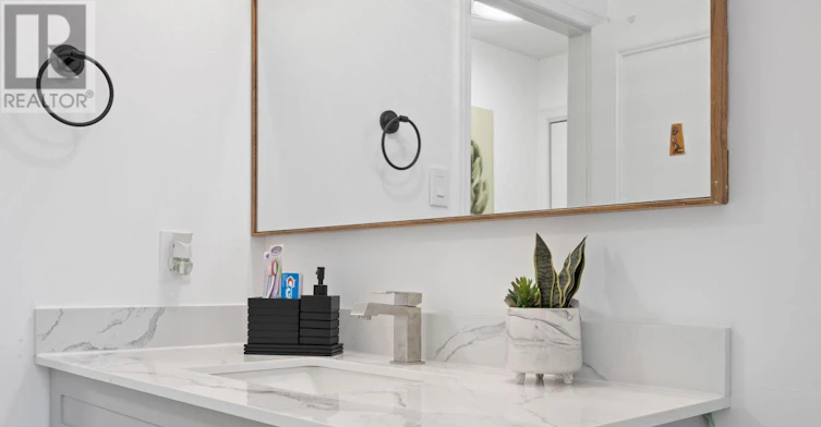MAIN-73 Centre Avenue, Toronto, ON, M2M 2L5 - 24