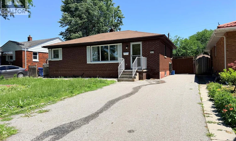 3825 Poplar
