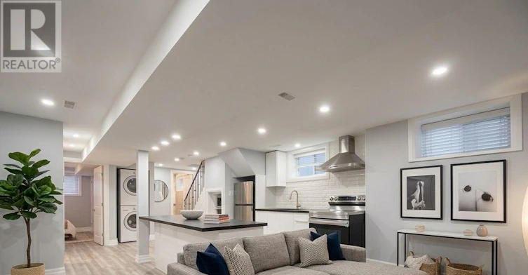 BSMT-1001 Cosburn Avenue, Toronto, ON, M4C 2W8
