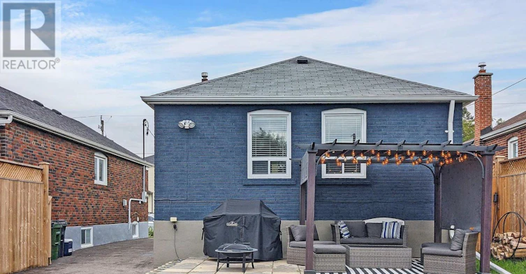 53 Tiago Avenue, Toronto, ON, M4B 2A2 - 30