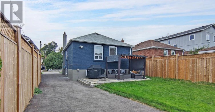53 Tiago Avenue, Toronto, ON, M4B 2A2 - 27