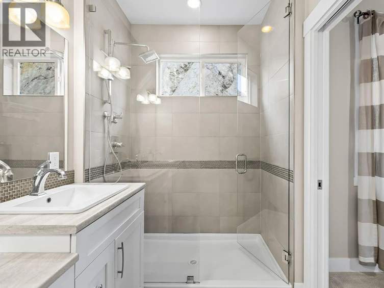1330 Rocky Point Drive, Kelowna, BC, V1V 2Z9 - 32