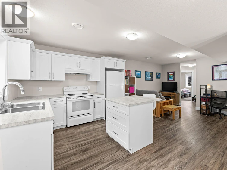 1330 Rocky Point Drive, Kelowna, BC, V1V 2Z9 - 39