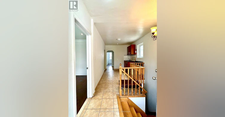 MAIN-32 Belgravia Avenue, Toronto, ON, M6E 2M5 - 2