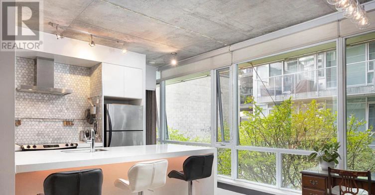 204-75 Portland Street, Toronto, ON, M5V 2M9 - 12