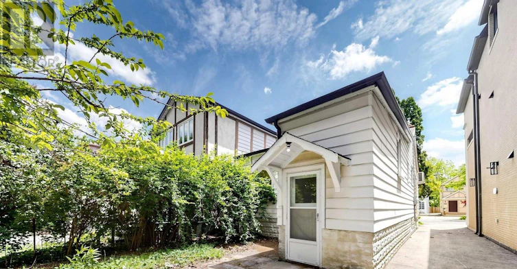310 St Germain Avenue, Toronto, ON, M5M 1W3 - 37