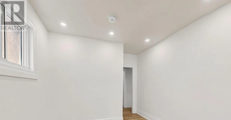 310 St Germain Avenue, Toronto, ON, M5M 1W3 - 11