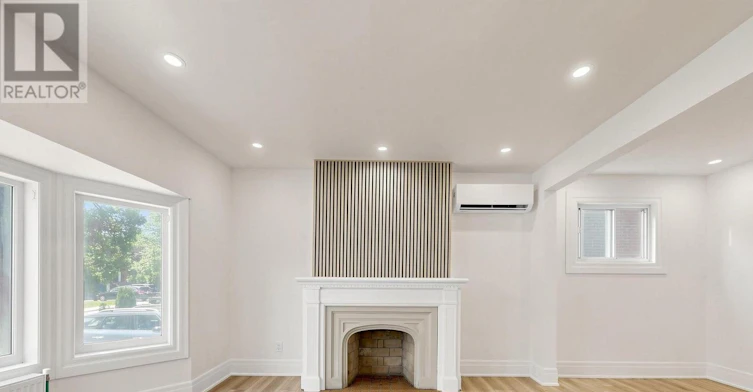 310 St Germain Avenue, Toronto, ON, M5M 1W3 - 6