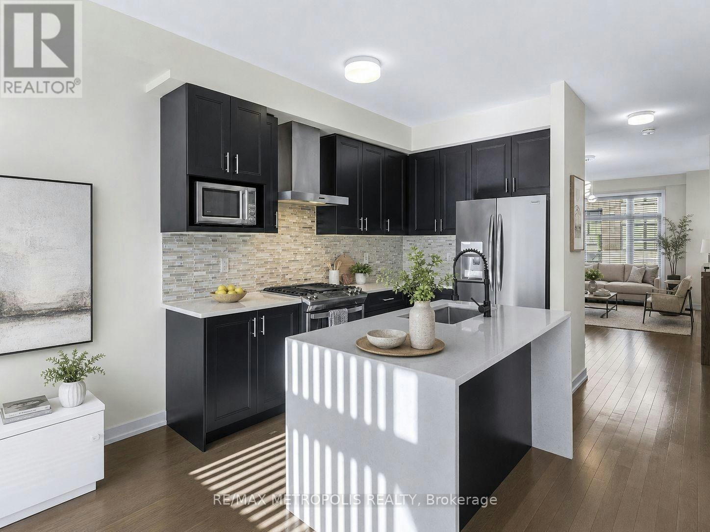 2521 Castlegate Crossing, Pickering, ON, L1X 0H7