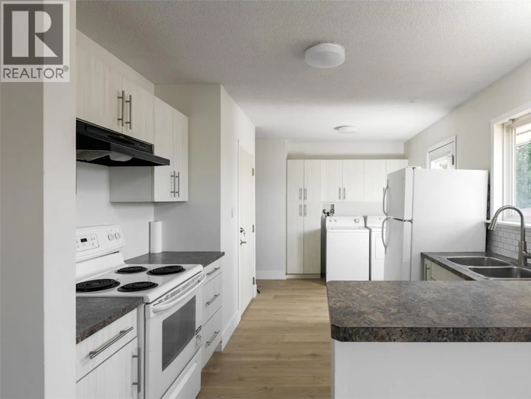 2451 Sexsmith Road, Kelowna, BC, V1V 2E9 - 23