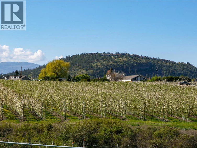 2451 Sexsmith Road, Kelowna, BC, V1V 2E9 - 9