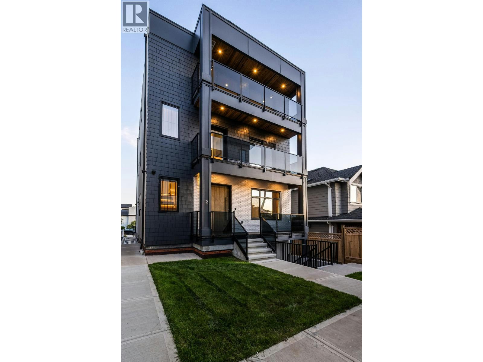 2-4875 Albert Street, Burnaby, BC, V5C 2H4