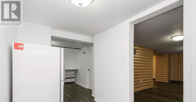 24 Barker Avenue, Toronto, ON, M4C 2N3 - 34