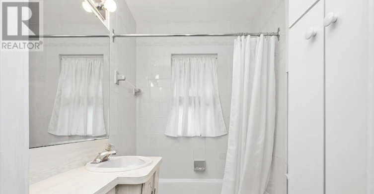 24 Barker Avenue, Toronto, ON, M4C 2N3 - 24