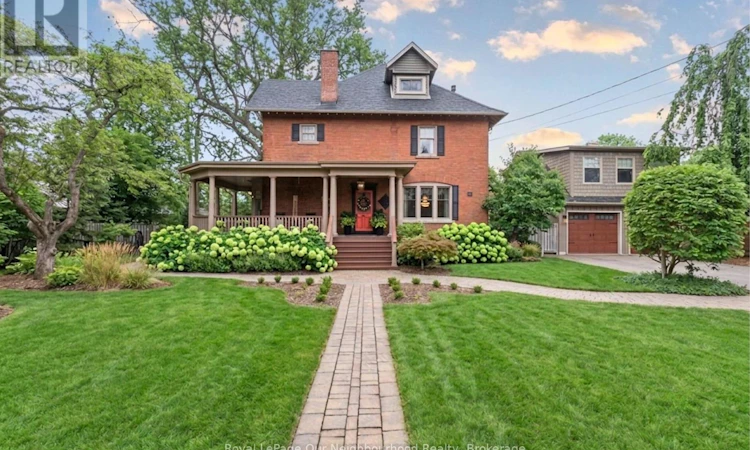 305 Trent Street W