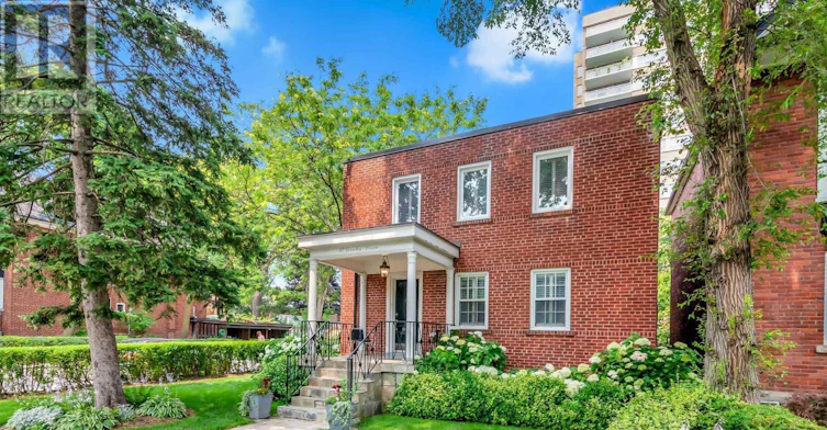 2ND FLR-42 Gormley Avenue, Toronto, ON, M4V 1Y8