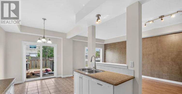 18 Palacebeach Trail, Hamilton, ON, L8E 5C3 - 20
