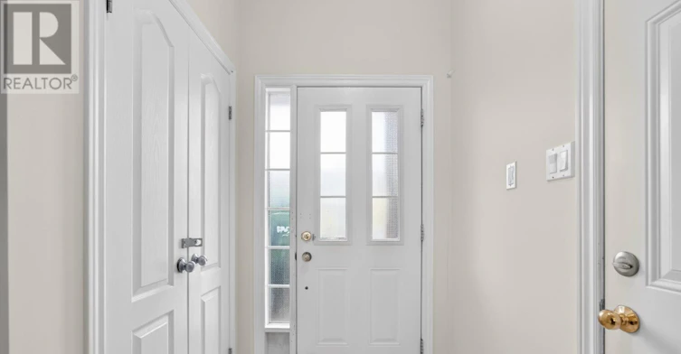 18 Palacebeach Trail, Hamilton, ON, L8E 5C3 - 5