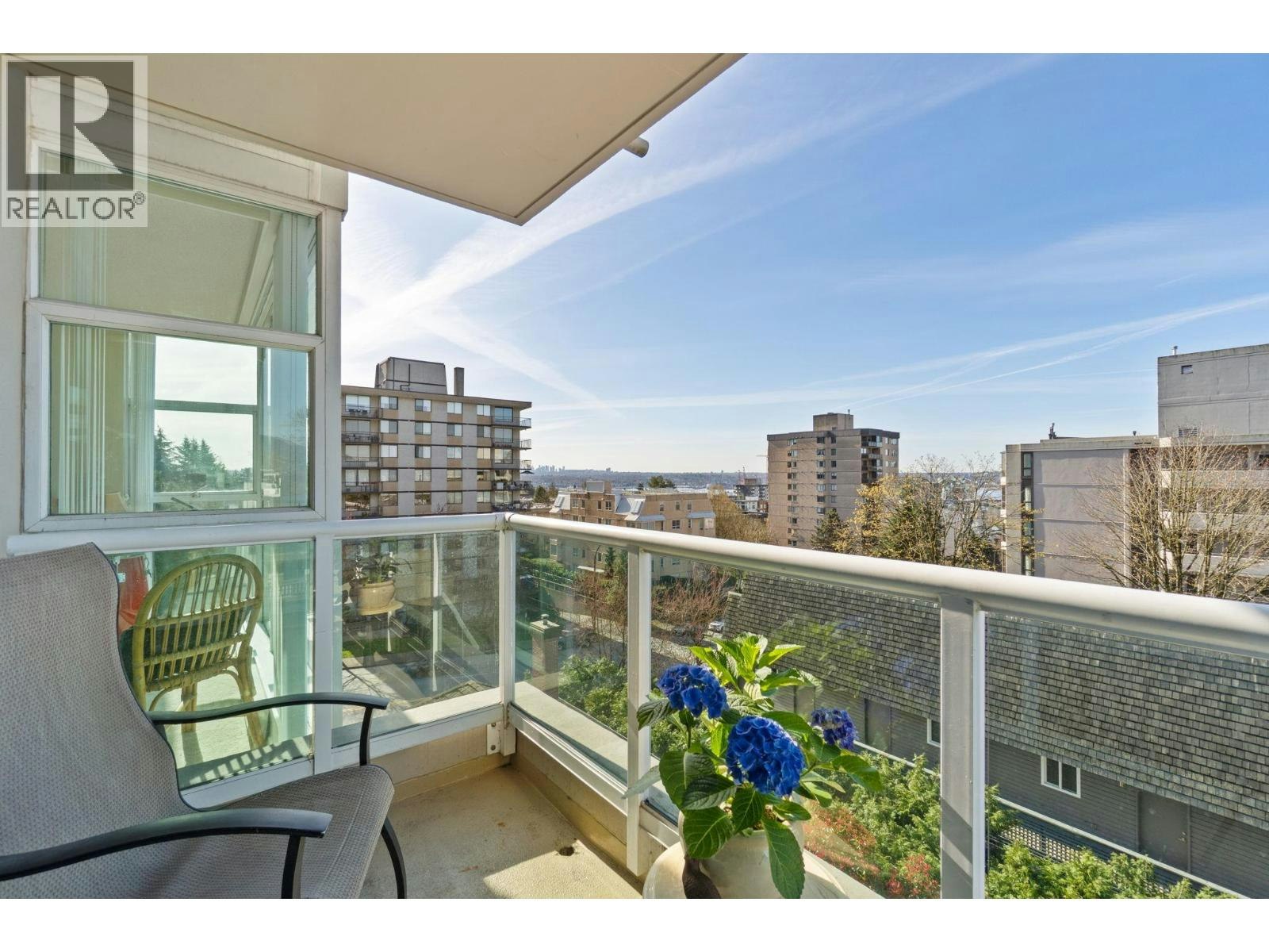 602-567 Lonsdale Avenue, North Vancouver, BC, V7M 2G6