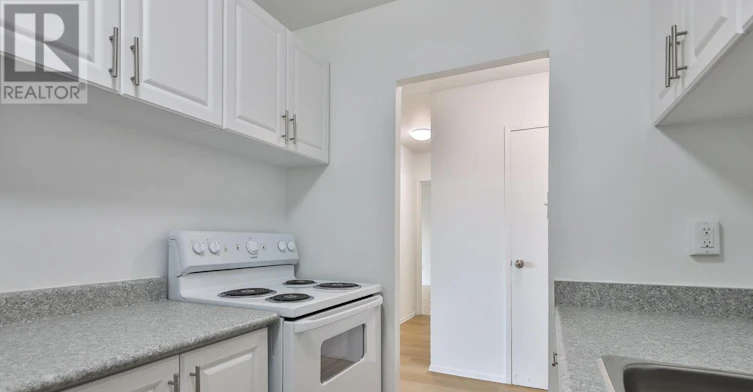 525-888 Glen Street, Oshawa, ON, L1J 5Z4 - 9