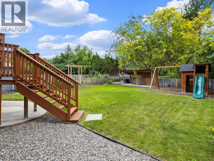 851 Hammer Avenue, Kelowna, BC, V1W 2B7 - 5