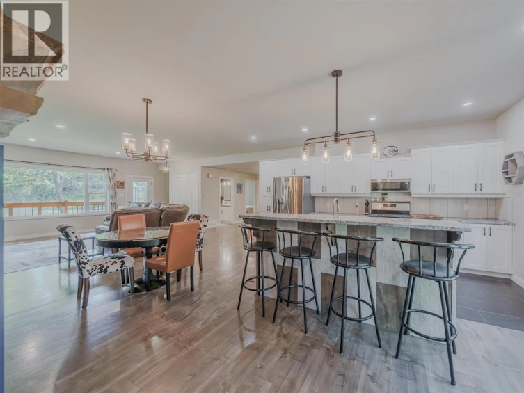 5065 Kinncum Road, 108 Mile Ranch, BC, V0K 2Z0 - 4