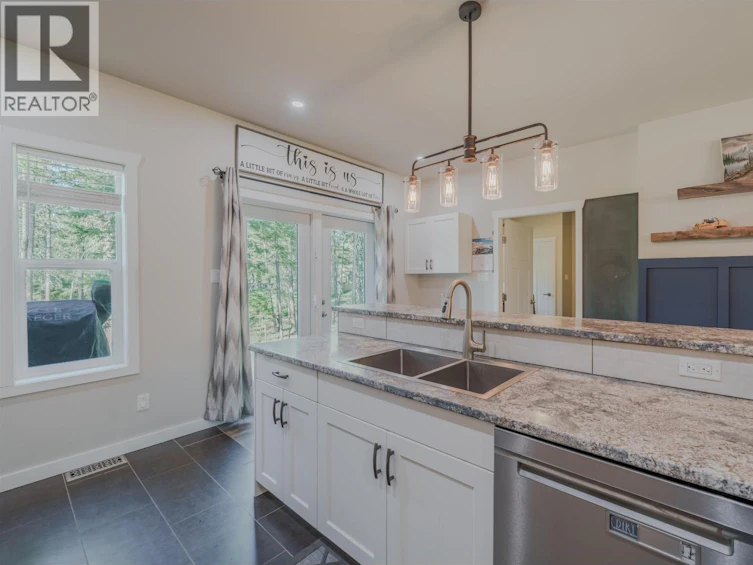 5065 Kinncum Road, 108 Mile Ranch, BC, V0K 2Z0 - 6