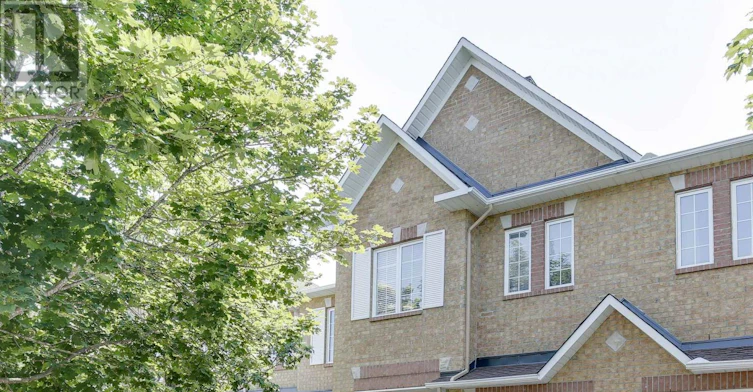 33 Scampton Drive, Ottawa, ON, K2W 1G1 - 2