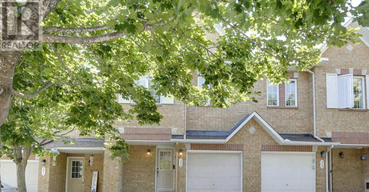 33 Scampton Drive, Ottawa, ON, K2W 1G1