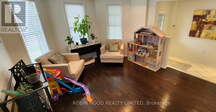 103 Selkirk Drive, Richmond Hill, ON, L4B 4T7 - 6