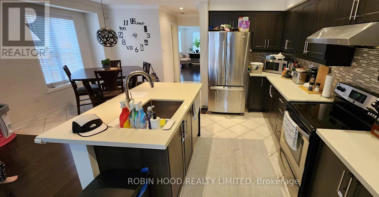 103 Selkirk Drive, Richmond Hill, ON, L4B 4T7 - 5