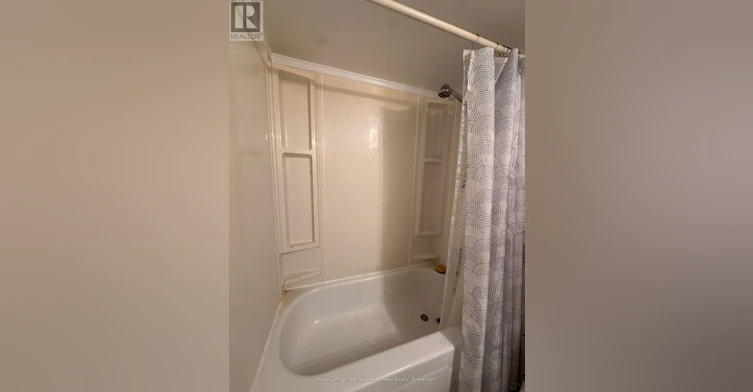 39-43 Taunton Road E, Oshawa, ON, L1G 3T6 - 8