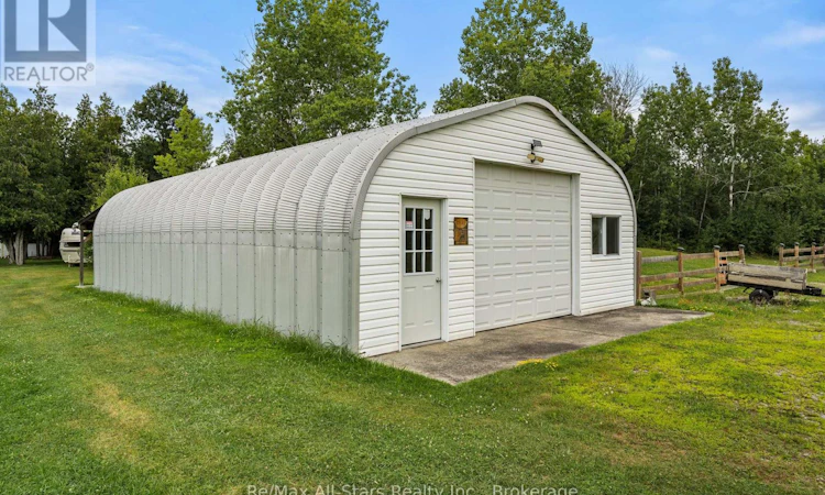 93 Sturgeon Glen Road