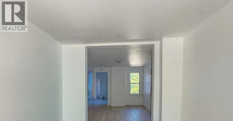 126 UPPER-130 Elm Avenue, Windsor, ON, N9A 5G8 - 5
