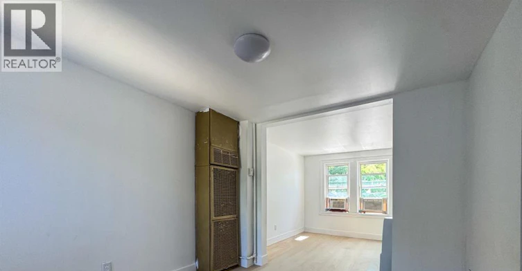 126 UPPER-130 Elm Avenue, Windsor, ON, N9A 5G8 - 6