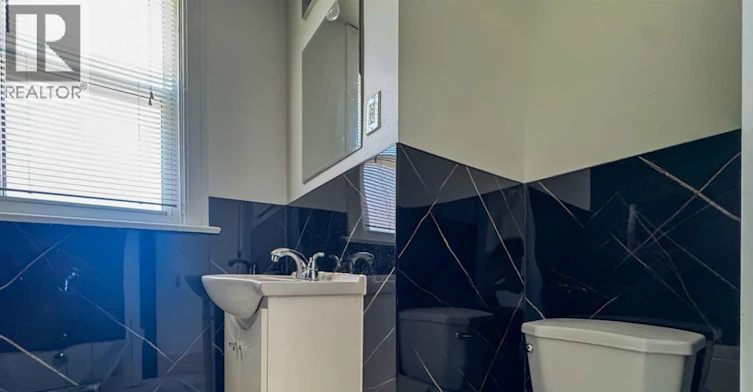 126 LOWER-130 Elm Avenue, Windsor, ON, N9A 5G8 - 8