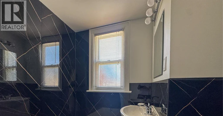 124 LOWER-130 Elm Avenue, Windsor, ON, N9A 5G8 - 9