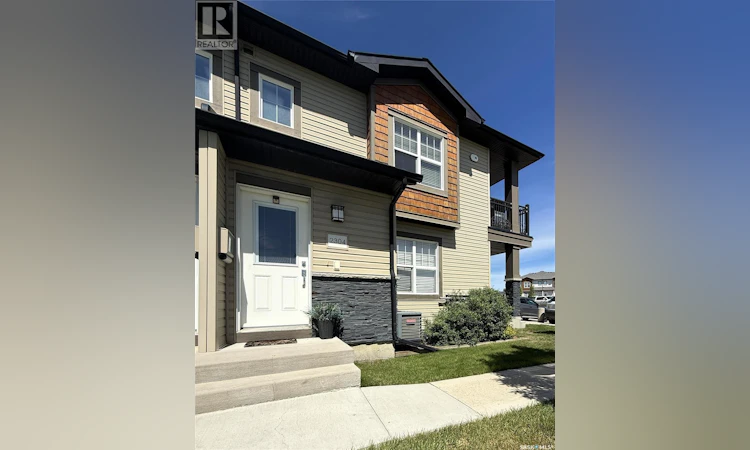 2304-1015 Patrick Crescent