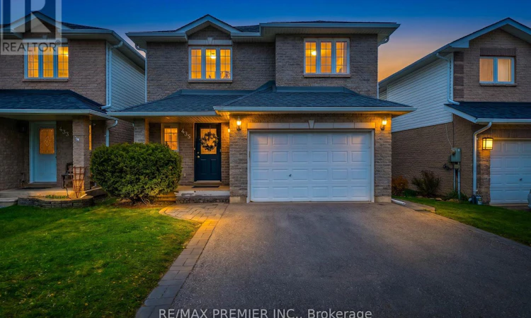 435 Simcoe Street