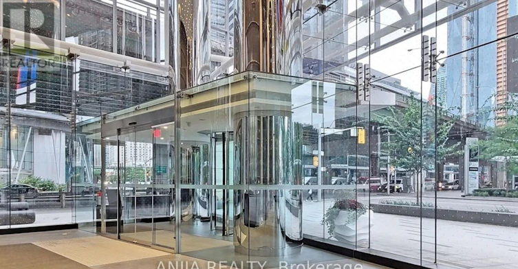 5608-10 York Street, Toronto, ON, M5J 0E1 - 6