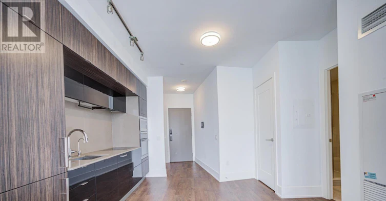 5608-10 York Street, Toronto, ON, M5J 0E1 - 17