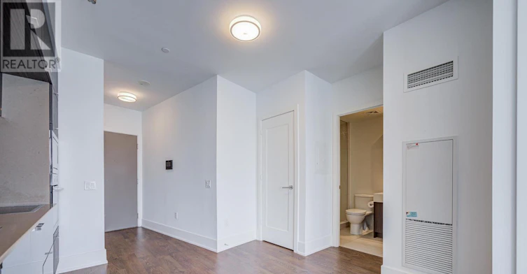 5608-10 York Street, Toronto, ON, M5J 0E1 - 21