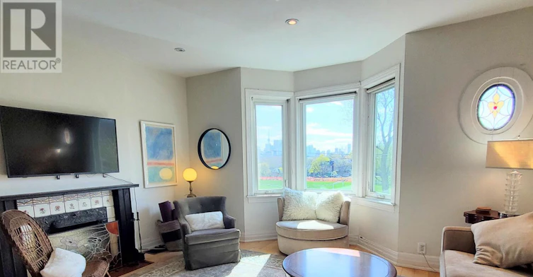 UPPER-597 Carlaw Avenue, Toronto, ON, M4K 3K4 - 9