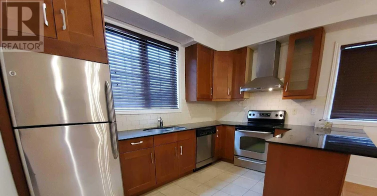18-215 16th Avenue, Richmond Hill, ON, L4C 0T9 - 2