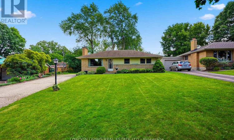 549 Ridgewood Crescent