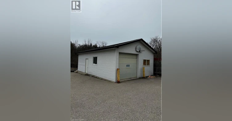 Garage-601 Lancaster Street W, Kitchener, ON, N2K 1M5