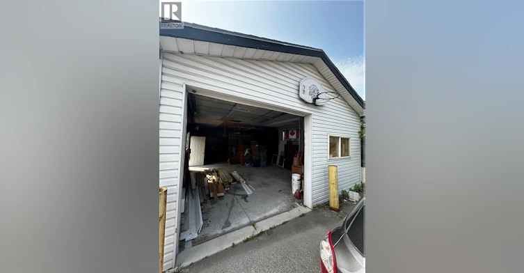 Garage-601 Lancaster Street W, Kitchener, ON, N2K 1M5 - 3